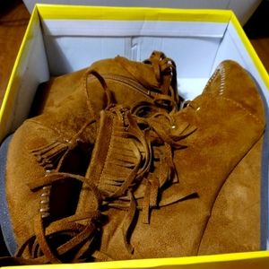 Moccasins boots for women size 10
